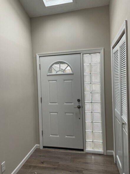 Building Photo - 6820 Fredmoor St