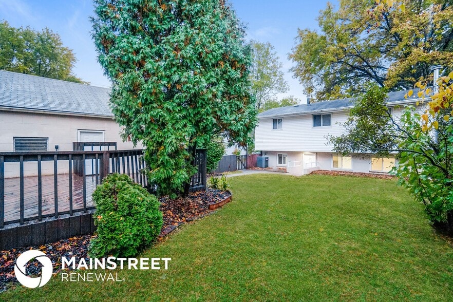 Building Photo - 1428 Burnley Square S