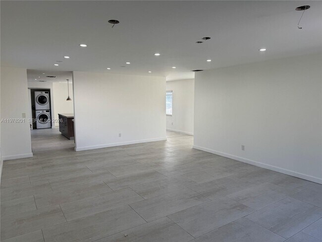 Building Photo - 2832 SW 124th Ct