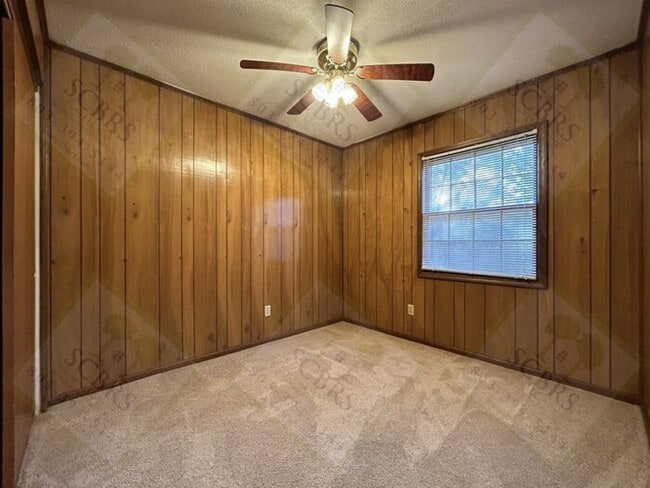 Building Photo - Clean 2 bedroom, 1 Bath Cayce Home