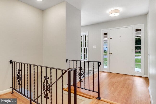 Building Photo - 5019 Fleming Dr