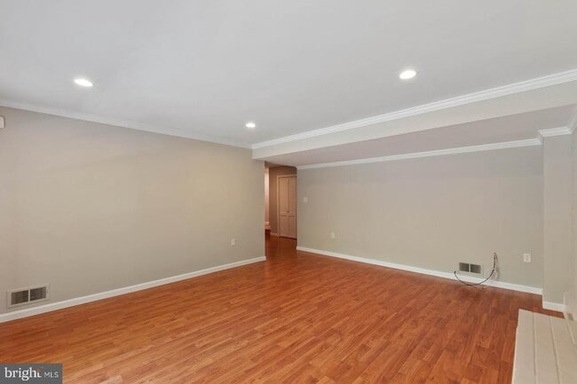 Building Photo - 2741 S Grove St