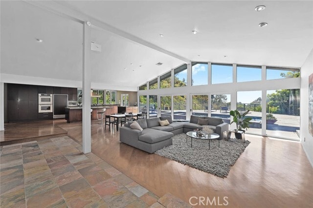 Building Photo - 2420 Bowmont Dr