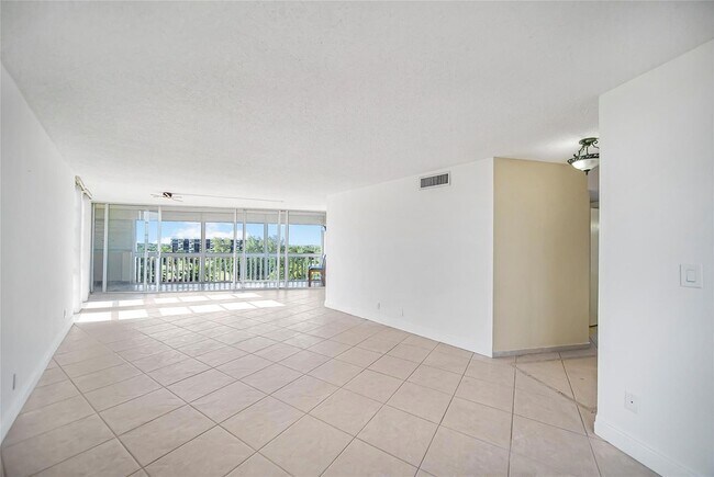 Building Photo - 6921 Environ Blvd