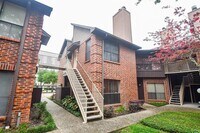 Building Photo - 3150 Walnut Bend Ln