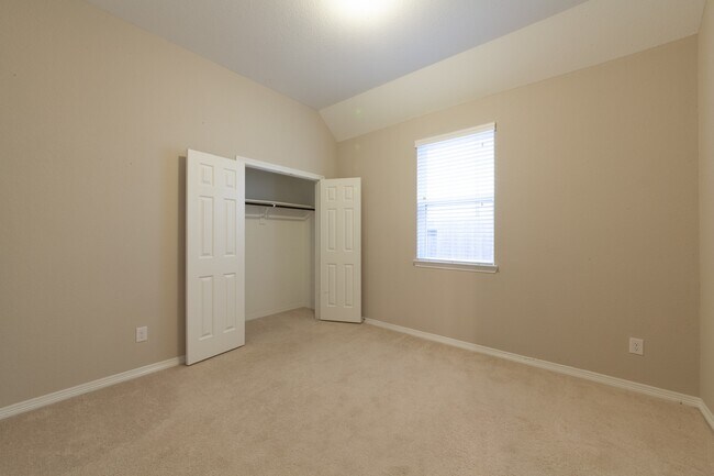 Building Photo - 22138 Grand Mist Dr