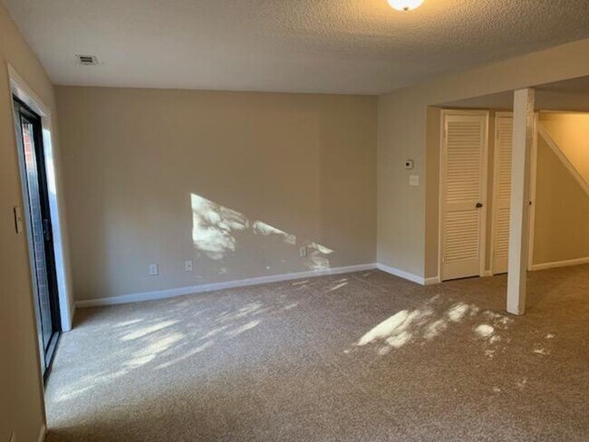 Building Photo - 1200A Falls Church Rd., Raleigh - Bev Roberts Rentals & Property Management