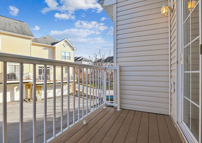Building Photo - Resort-Style High View Townhome with 2-Car Garage, Private Office & Walkable Hunt Valley Location