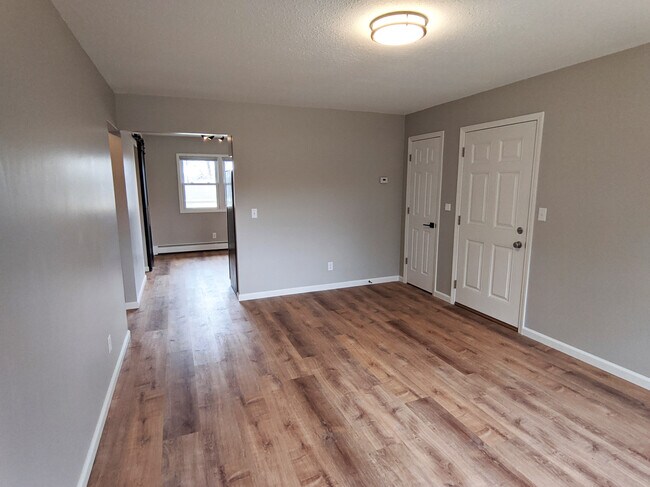 Building Photo - 1101 Spring Creek Rd