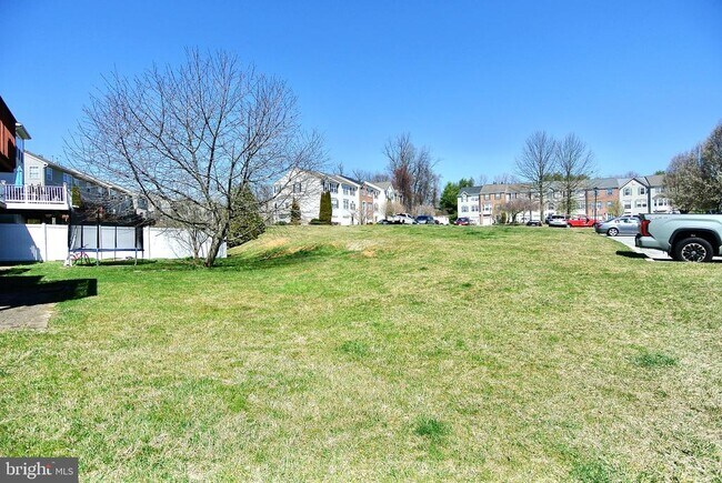 Building Photo - 2107 Mardic Dr