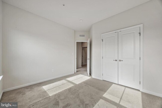 Building Photo - 10012 Aerospace Rd