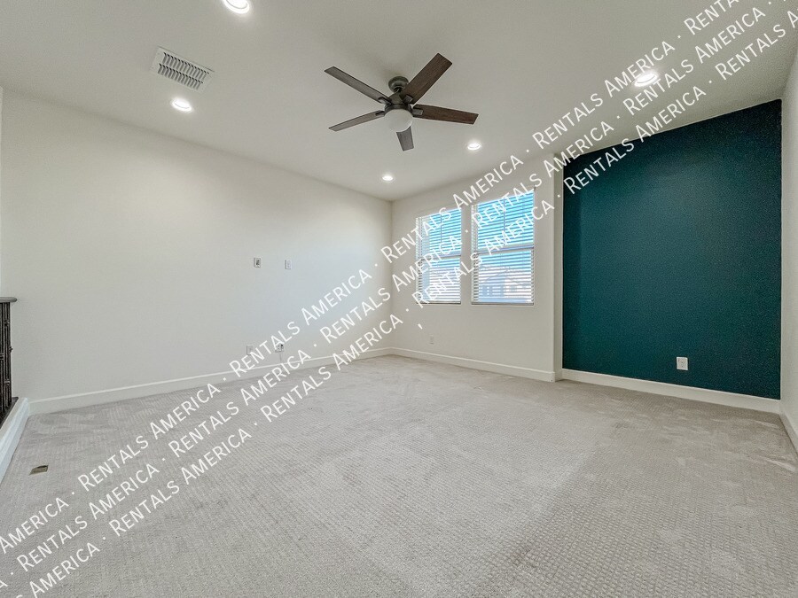 Building Photo - 657 W Browning Pl