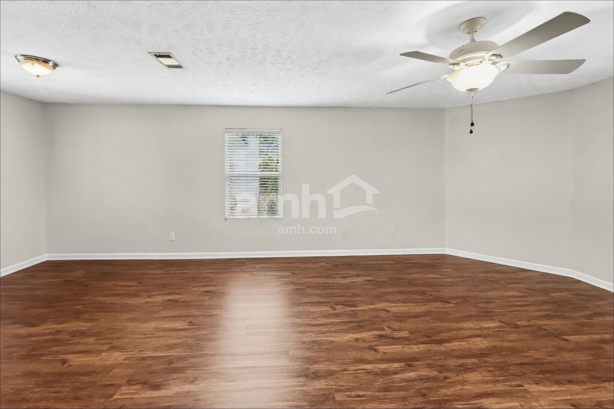 Building Photo - 1316 Roxbury Ct