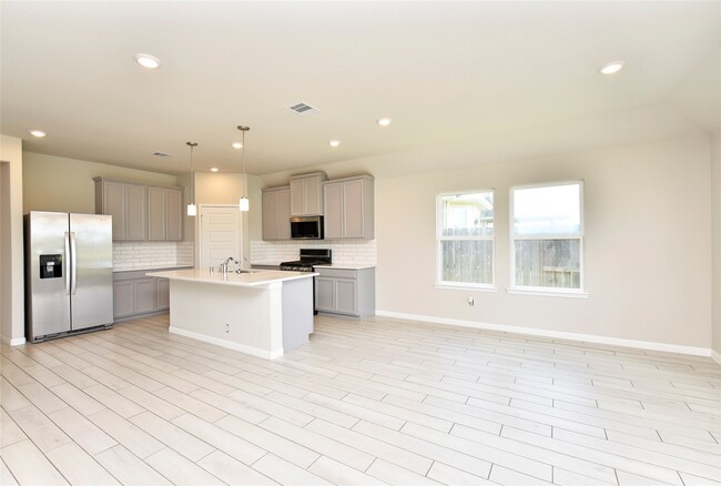 Building Photo - 1214 Oak Barrel Run