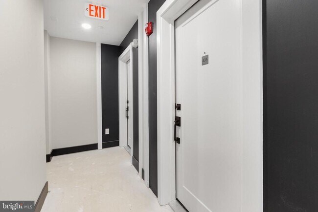 Building Photo - 1924 N Front St