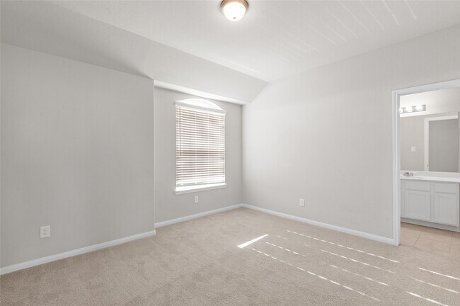 Building Photo - 29650 Kynndal Shore Dr