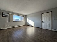 Building Photo - 910 33rd Ave