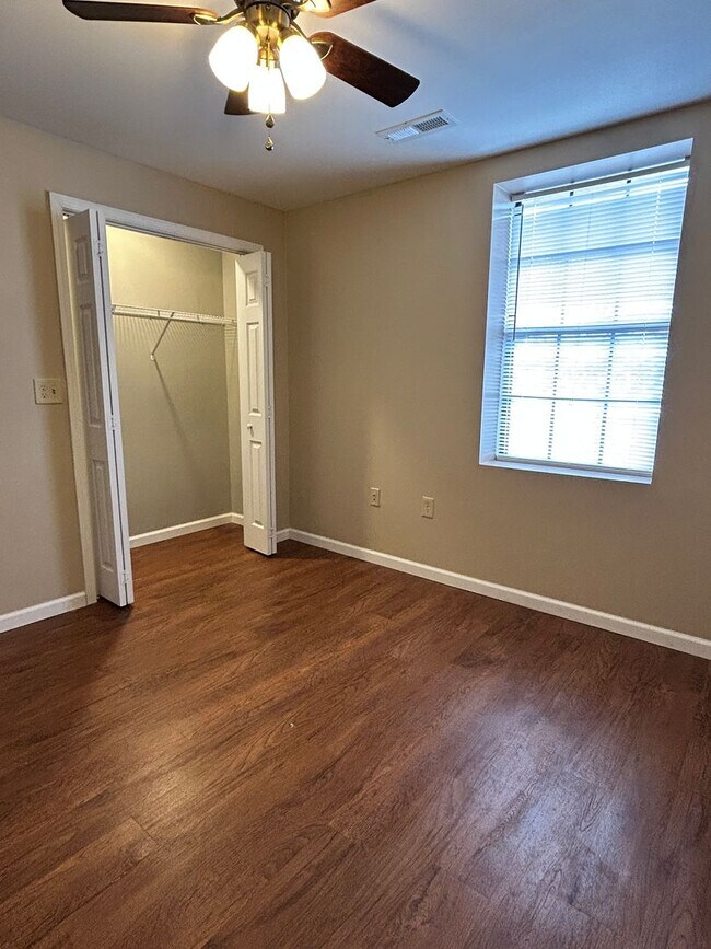 Building Photo - Jefferson Commons Apartments