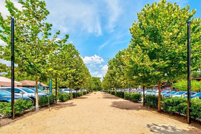 Building Photo - 936 W 26th St