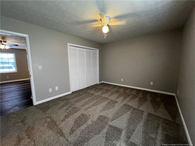 Building Photo - 1433 Ireland Dr