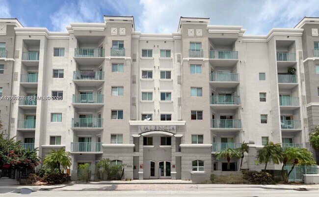 Building Photo - 6001 SW 70th St