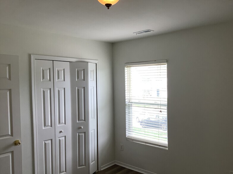 Building Photo - 8834 Kirkville Ln