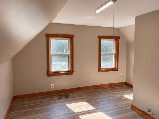 Building Photo - 328 N Pond Rd