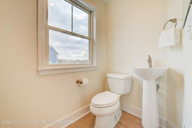 Building Photo - 8 Raritan Ave