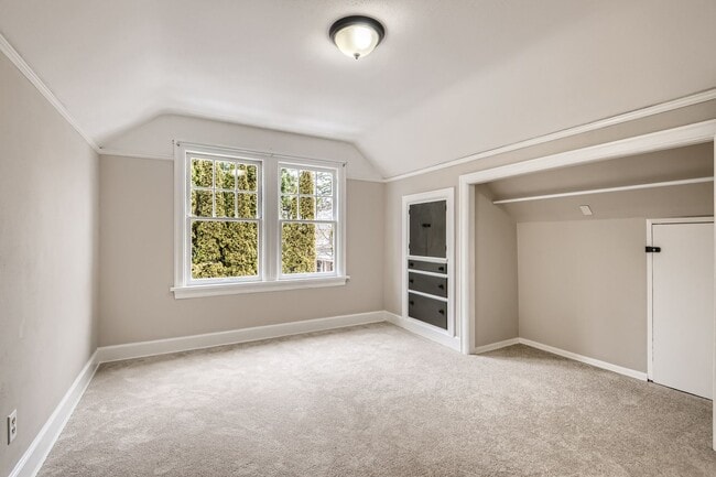 Building Photo - NEW BEST PRICE at $2,195 Fully Rehab 3 Bed...