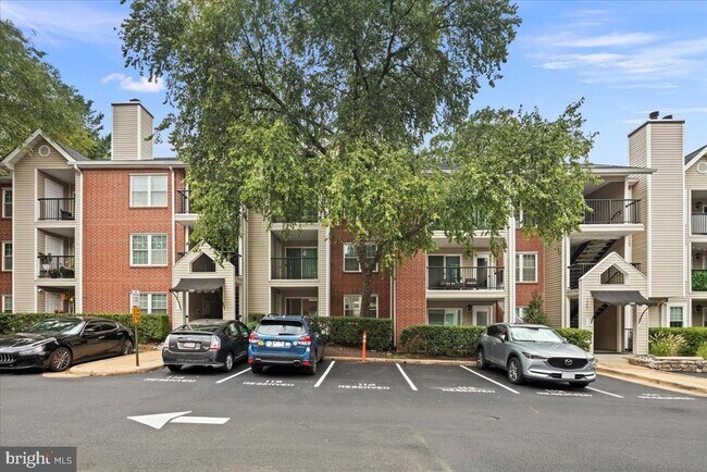 Building Photo - 3303 Wyndham Cir