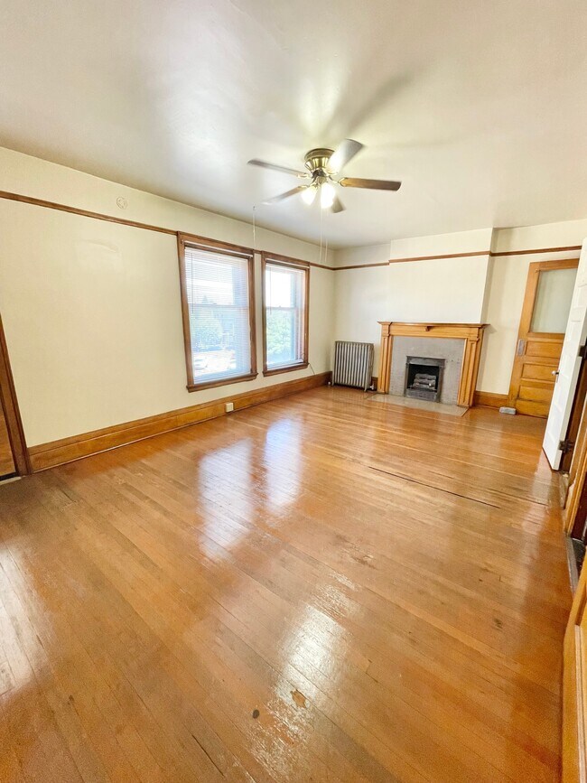 photo jul 15 2023, 11 53 13 am - Cross Apartments