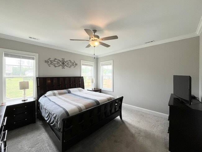 Building Photo - Private 3BD, 2.5BA Home with Modern Finishes, Back Deck and Large Yard, on a Nearly Half Acre Lot