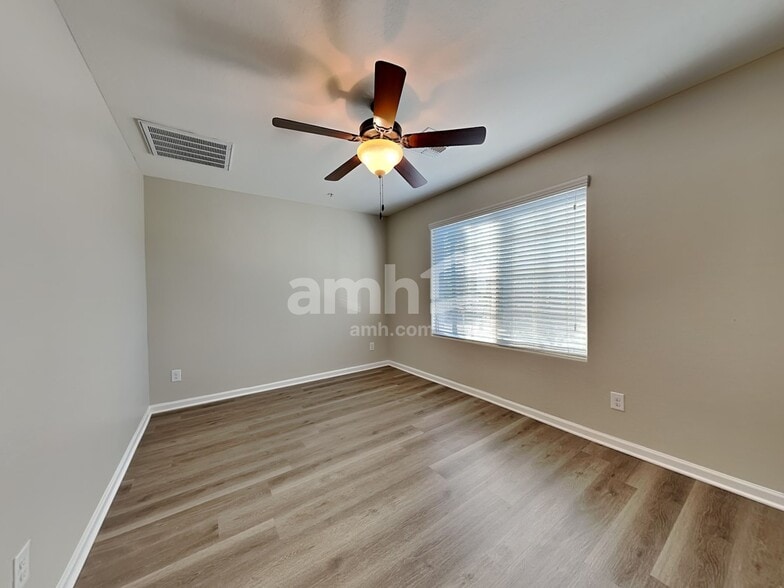 Building Photo - 20715 W Thomas Rd