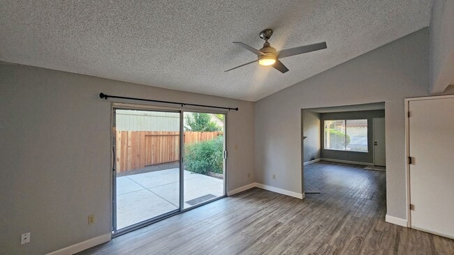 Building Photo - 2585 Duet Dr