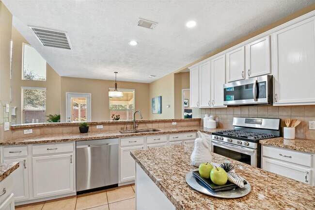 Building Photo - Beautifully Updated Home in Sugar Land’s S...