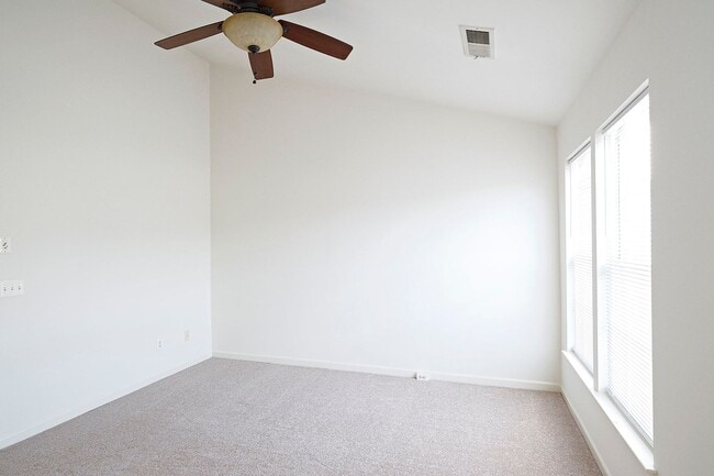 Building Photo - Pet-Friendly Cherry Hill Townhome