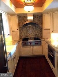 Building Photo - 28 Main St