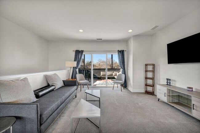 Building Photo - Mid-Town Modern Gem With EV Charger