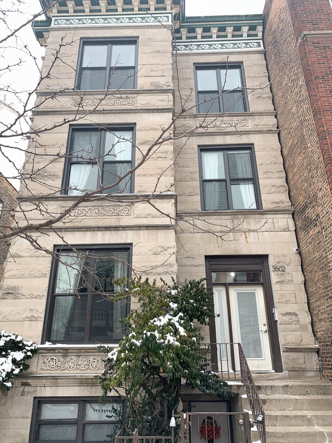 Primary Photo - 3502 N Sheffield Ave