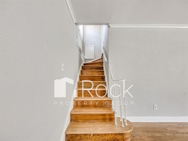 Building Photo - 3 Bedroom Home + 1 Bedroom Apartment near OCU and Uptown!