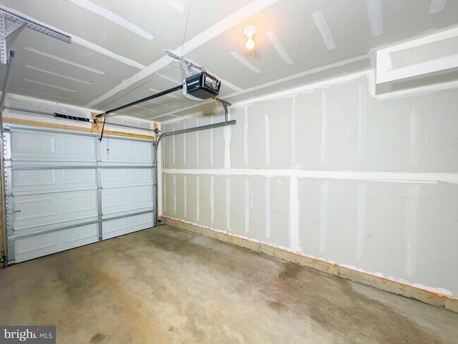 Building Photo - 72 Caswell Dr