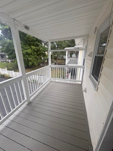 Building Photo - 47 Selden St