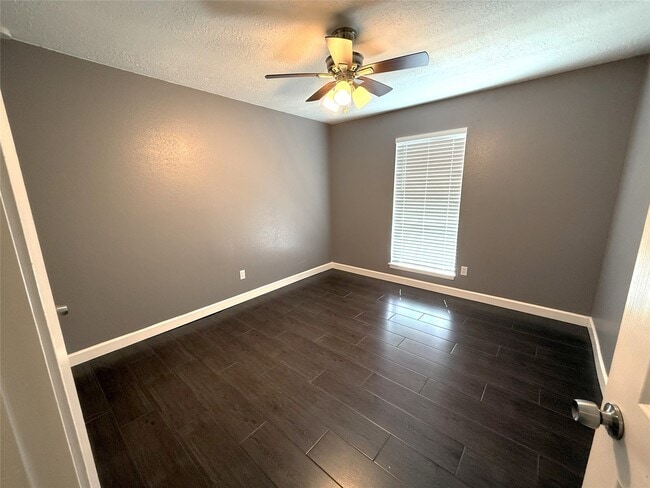 Building Photo - 17119 Barcelona Dr