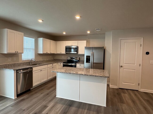 Building Photo - 3 Bed | 2.5 Bath New Construction Townhous...