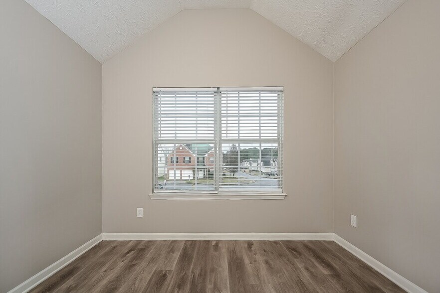 Building Photo - 2365 Brookgate Way