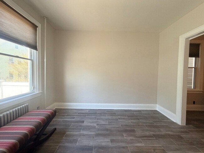 Building Photo - 138 W 30th St