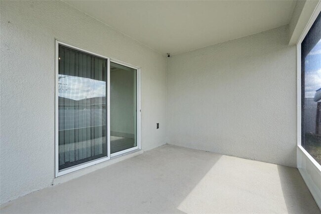 Building Photo - 3881 Brant Pl