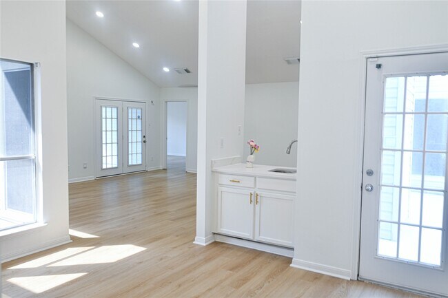 Building Photo - 18322 Autumn Trails Ln