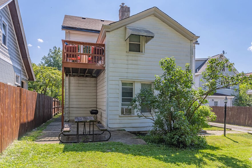 Building Photo - 5651 Ridge Ave