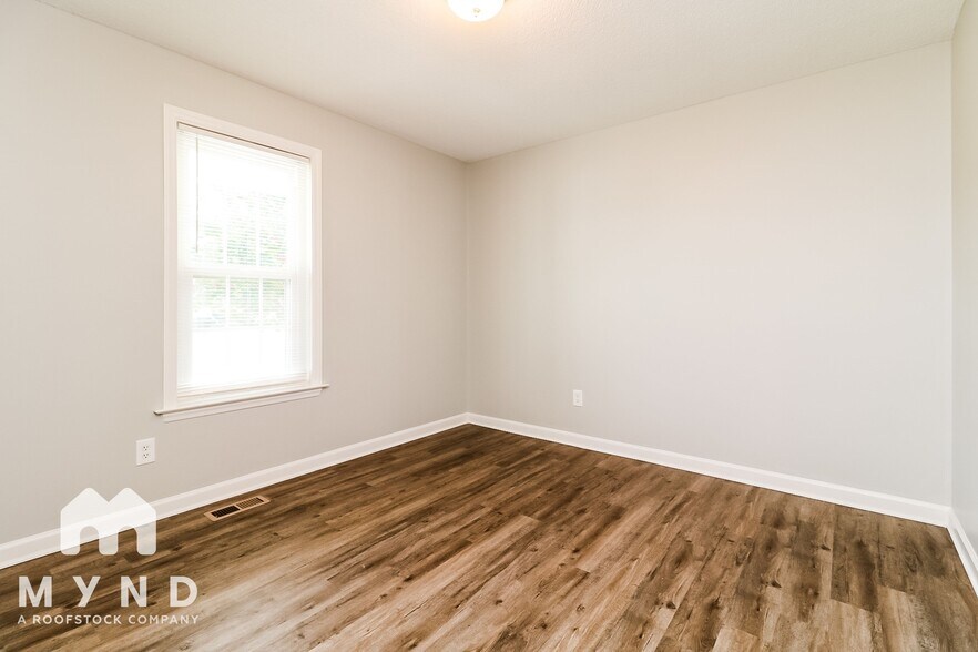 Building Photo - 204 Skylar Ln